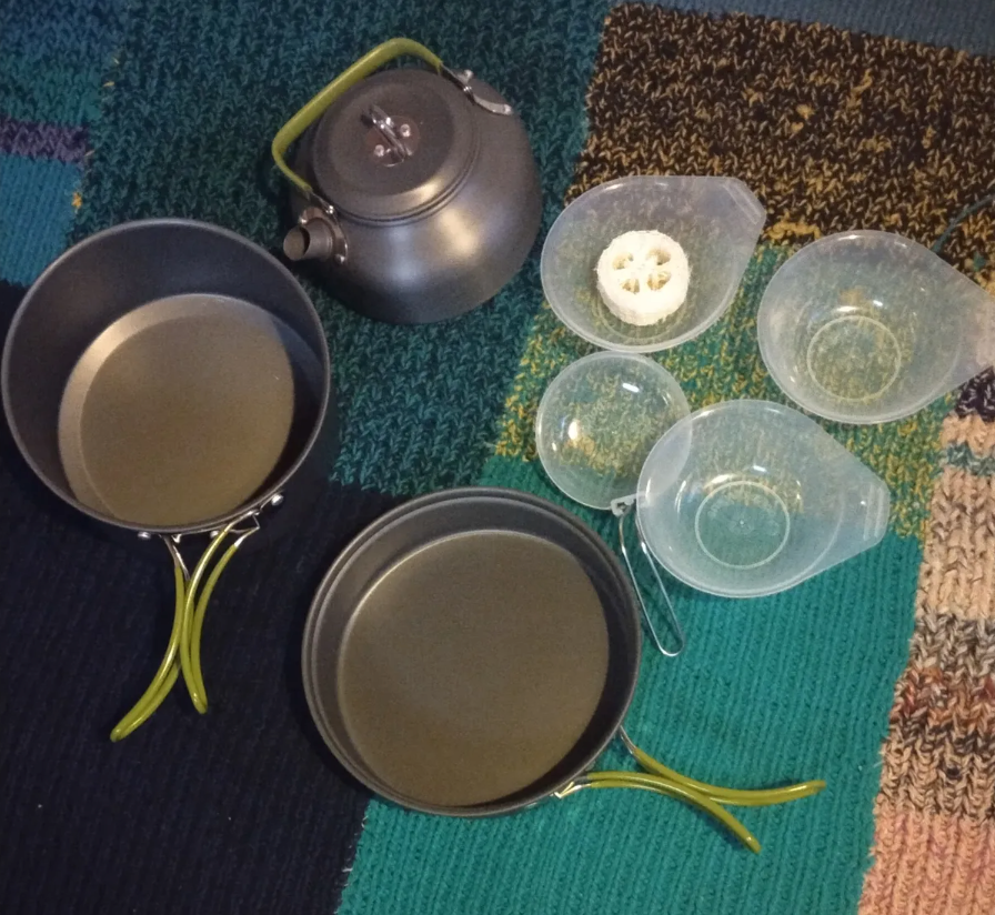 Set de Ollas y Tetera Camping